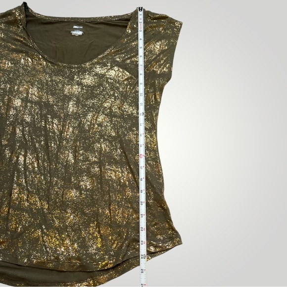 Jennifer Lopez Green Shimmery Top - Picture 6 of 13